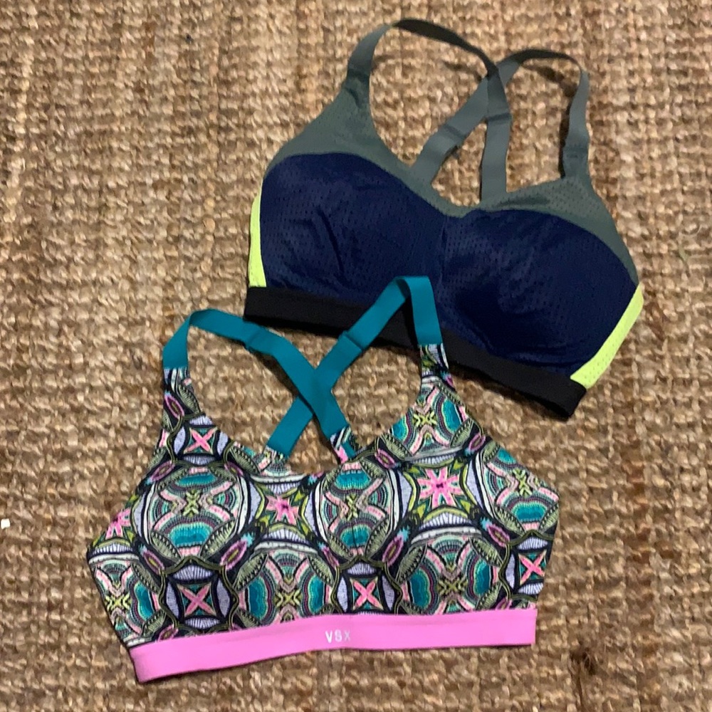 2 VICTORIA SECRET SPORT bras